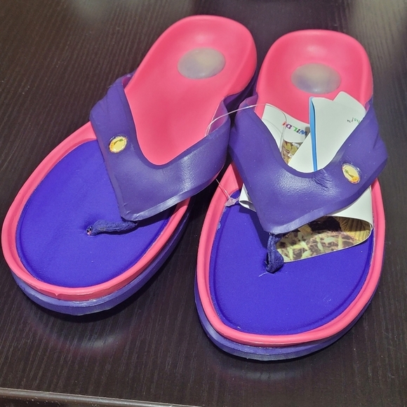 New Slide Flip Flops Thong  Girl Sandals Sz 5 - Picture 1 of 11